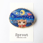 宇宙猫の刺繍ブローチ　ギャラクシーブルー①