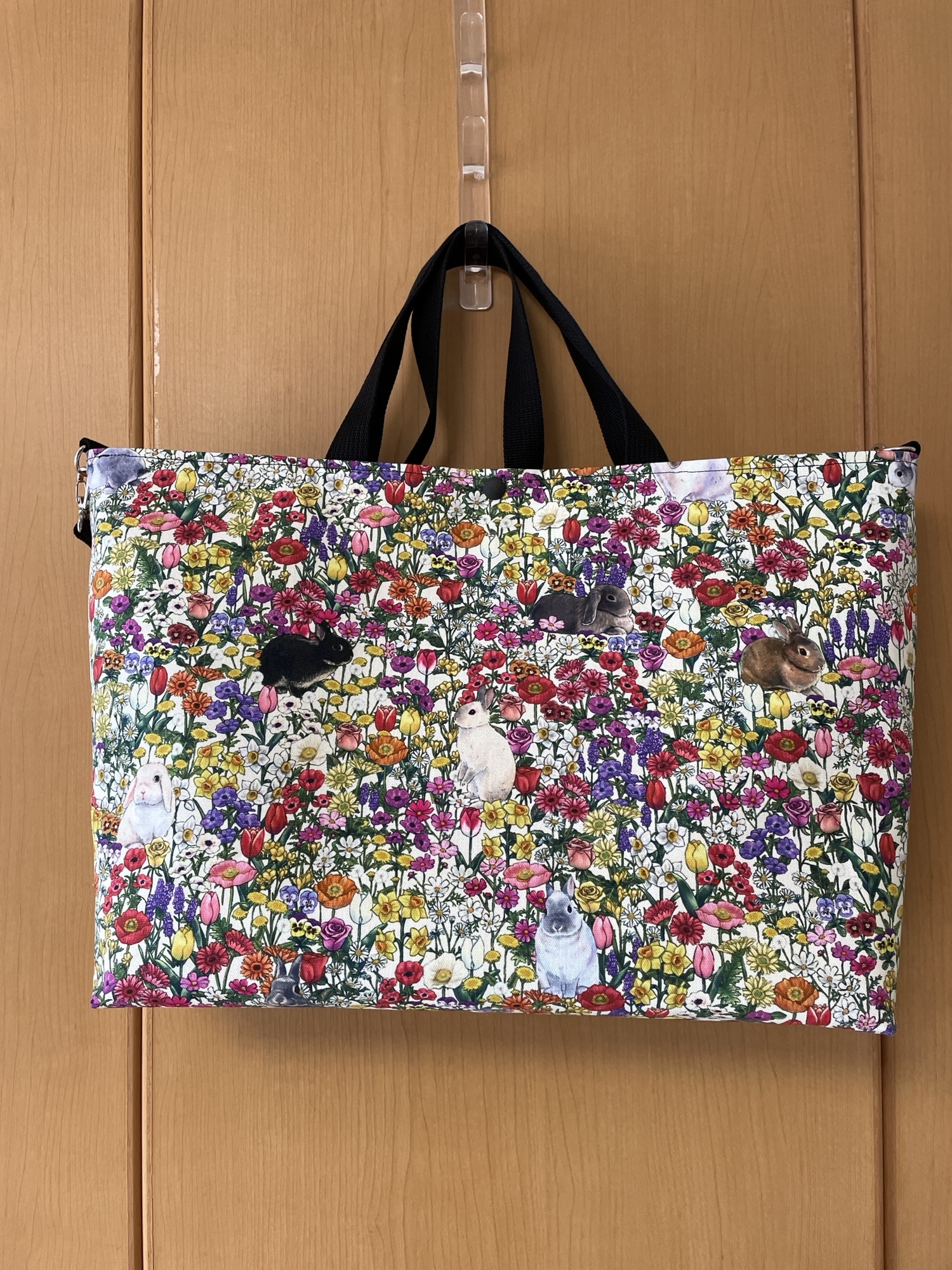可愛いシマエナガ トートバッグ シマエナガと花柄