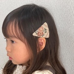 韓国生地　レトロ花柄　三角ヘアピン