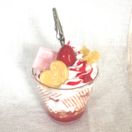 送料無料！イチゴサンデーのメモスタンド♡スイーツデコ