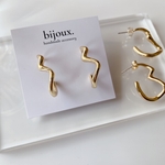 gold変形ピアス◎S925
