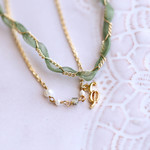 オーガンジーリボンのイニシャルブレスレット Green