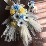 再販🍀アネモネとローズのウェディングブーケ💐お色変更可🌼サムシングブルー🍀プリザーブドフラワーブーケ　ドライフラワーブーケ　パンパスグラス　前撮り　スワッグブーケ