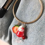 丸ごといちご入りクリームソーダ🍓バッグチャーム＊まるゴールド