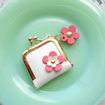 かわいいアクセサリーケース・がま口・お花・角・パールホワイト・受注販売
