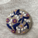 リネン生地刺繍ブローチ