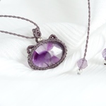 【1点もの】トラピッチェアメジストの石猫ちゃんネックレス　* マクラメ編みsilver925アクセサリー