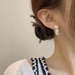SALE【S925ピアス】2ペア　3連パール　ピアス　S925ポスト　ゴールド