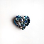中サイズ　con Azul １１   Antique Silver Beads Reunion  ハートのビーズ刺繍ブローチ