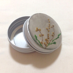 何を入れようかな♪  ミモザのクリームコンテナ