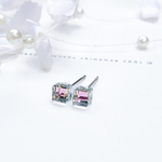 極小フルキューブ　サージカルステンレスピアス／樹脂イヤリング　ライトヴィトレイル