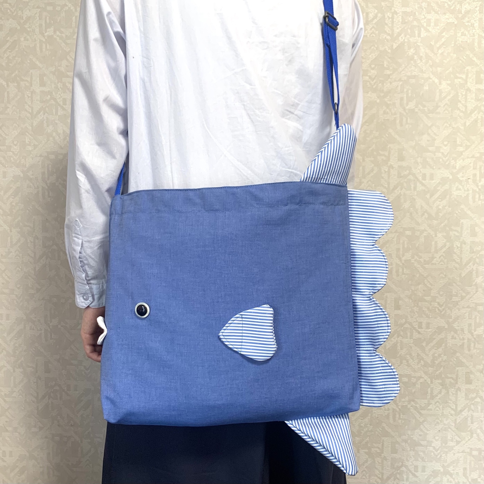 鯛　ショルダーバッグ　マンボウポーチ　ハンドメイド　魚　デニム 鯛 ショルダーバッグ マンボウポーチ ハンドメイド 魚 デニムの通販は