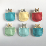 ポケットにねこブローチ