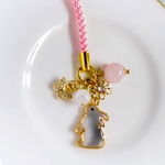 うさぎ(グレー)と天然石、ちょうちょのキーホルダー(金具変更可　ストラップ、バッグチャーム)