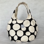 ころりんバッグ　Lサイズ　ショルダー　トートバッグ　＊ランダムドット＊kororin bag＊軽い＊大きめ＊ざっくり＊北欧＊モノトーン＊