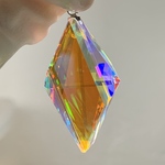 『多重虹』 春華虹色オレンジ系　ひし形ペンダントトップ VD-685