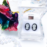 Black cameo ピアス／イヤリング