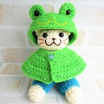 梅雨も楽しく♪　カエルの雨合羽を着た猫さん②～ラスト【白猫・青オーバーオール】