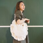 【1点限定販売】Anone『sleep』 日本製リネンコットン ビッグフリル2wayバッグ / ホワイト
