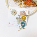 たっぷりお花の刺繍ピアス/イヤリング
