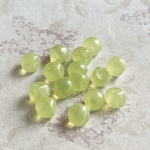 【6㍉ 30個】ガラス製 鈴丸チェコビーズ＊opal  lime green＊ピスタチオ＊オパール＊スズマル＊