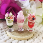 ミニチュア　スイーツパフェ3個セット　桜パフェ　抹茶パフェ　苺