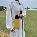本革スマホポシェット　スマホショルダー