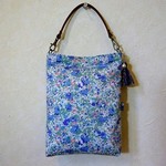 h様ご予約品　リバティプリント☆文庫本バック