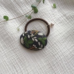 ボタニカル刺繍　　ヘアゴム