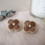 ビーズ刺繍𖦞brown flower一粒パールピアス