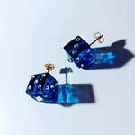 サイコロみたいな氷のピアス（色∶クリアダークブルー）、