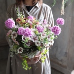 女の子色初夏の花束植えブリキポットピンク