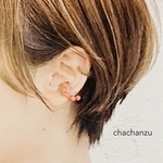 珊瑚色チェコビーズとツイストゴールドのイヤーカフセット