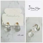 №166 ❁¨̮ クリアレジンのぷっくりドロップ型ピアス・イヤリング
