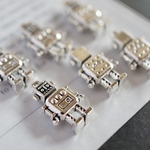 IMPORT【6個】立体ロボット🤖＊いぶし加工風＊個性的＊シルバー＊チャーム＊アンティークシルバー