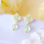 【pale green】小さなガクアジサイのイヤリング、ピアス・受注制作