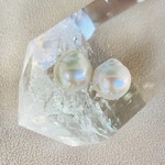 大粒　耳からこぼれるバロックパールピアス