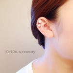 two pearl earcuff.