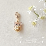 ちび猫マスクチャーム(茶トラ黄花)