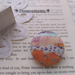 ＊438＊あたたかな風景画…＊リバティと本革＊ちょっぴり特別な…＊まんまるブローチ＊ ポージーランドスケープ