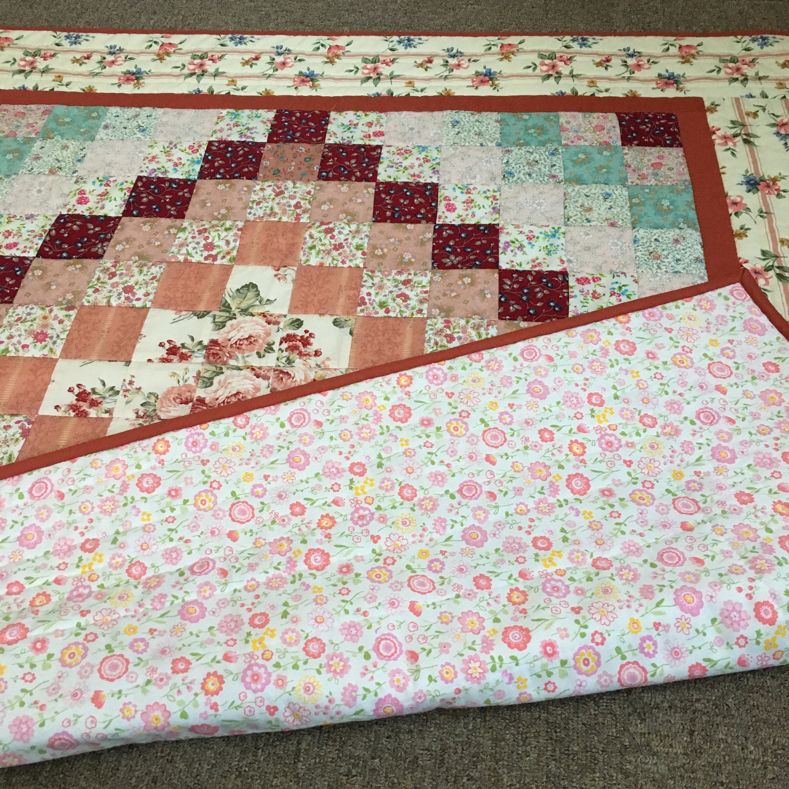 ハンドメイドパッチワークキルトのタペストリー ➀夏タペストリー・アロハシャツ42枚・パッチワークキルト・清涼