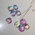 紫陽花の花弁の様な　星の欠片クリスタルペンダント(ハイブリッドオパールオーロラユニコーンカラー緑斑使用)