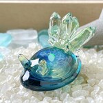 U483　宇宙を宿すガラスのウミウシ［ミントクォーツ］