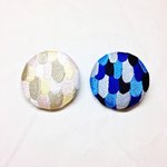 刺繍ボタンブローチ　「うろこパッチボタン」