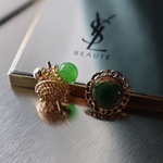 【人気❗️再販❗️】vintage green asymmetry design 春　夏　ピアス　イヤリング　シンプル　シルバー　花　チタン　ボタン　ヴィンテージ　ヴィンテージボタン　
