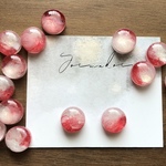 【白雪と紅ばら】(10mm) イヤリング/ピアス