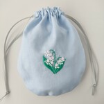 すずらん刺繍巾着