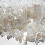 クリスタル　氷柱（ナゲット）AB(オーロラ)　約15ｇ　(kuria2)