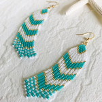おすすめ❣️Turquoise blue x White・ターコイズブルー x ホワイト・これからの季節にピッタリ・夏・海・秋・涼しげ・日本製高級グラスビーズ・軽い・アレルギー反応・夏企画2022