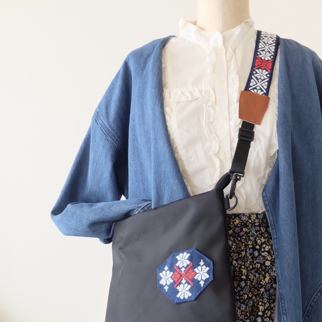 こぎん刺し - サコッシュの人気通販 | minne 国内最大級のハンドメイド ...